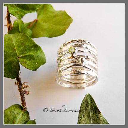 Bague semainier artisanale en argent et pierre fine