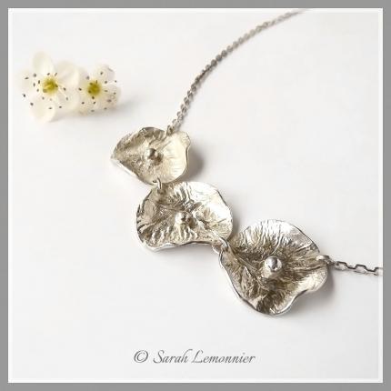 Collier haut de gamme de créateur artisan en argent fleur