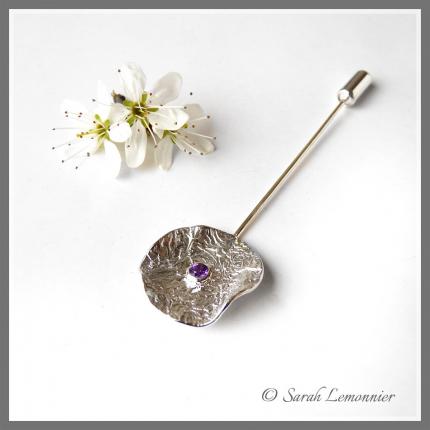 Broche fibule CHAMPÊTRE fleur d argent et améthyste