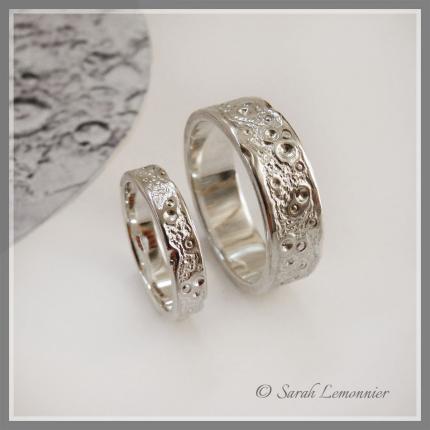 Bague motif lunaire en argent ciselé